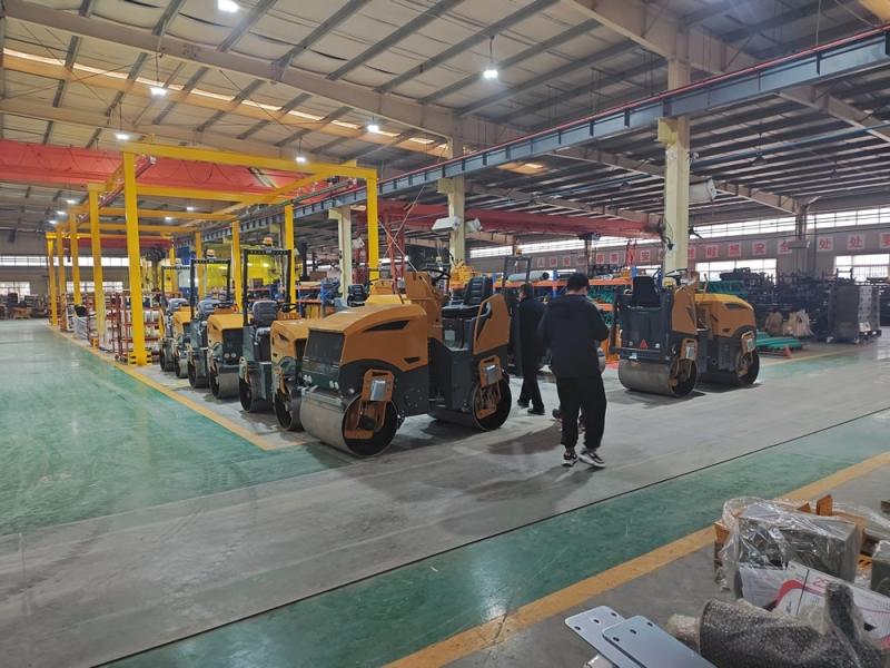 小型壓路機價(jià)格不能盲從，先把知識來(lái)學(xué)起！